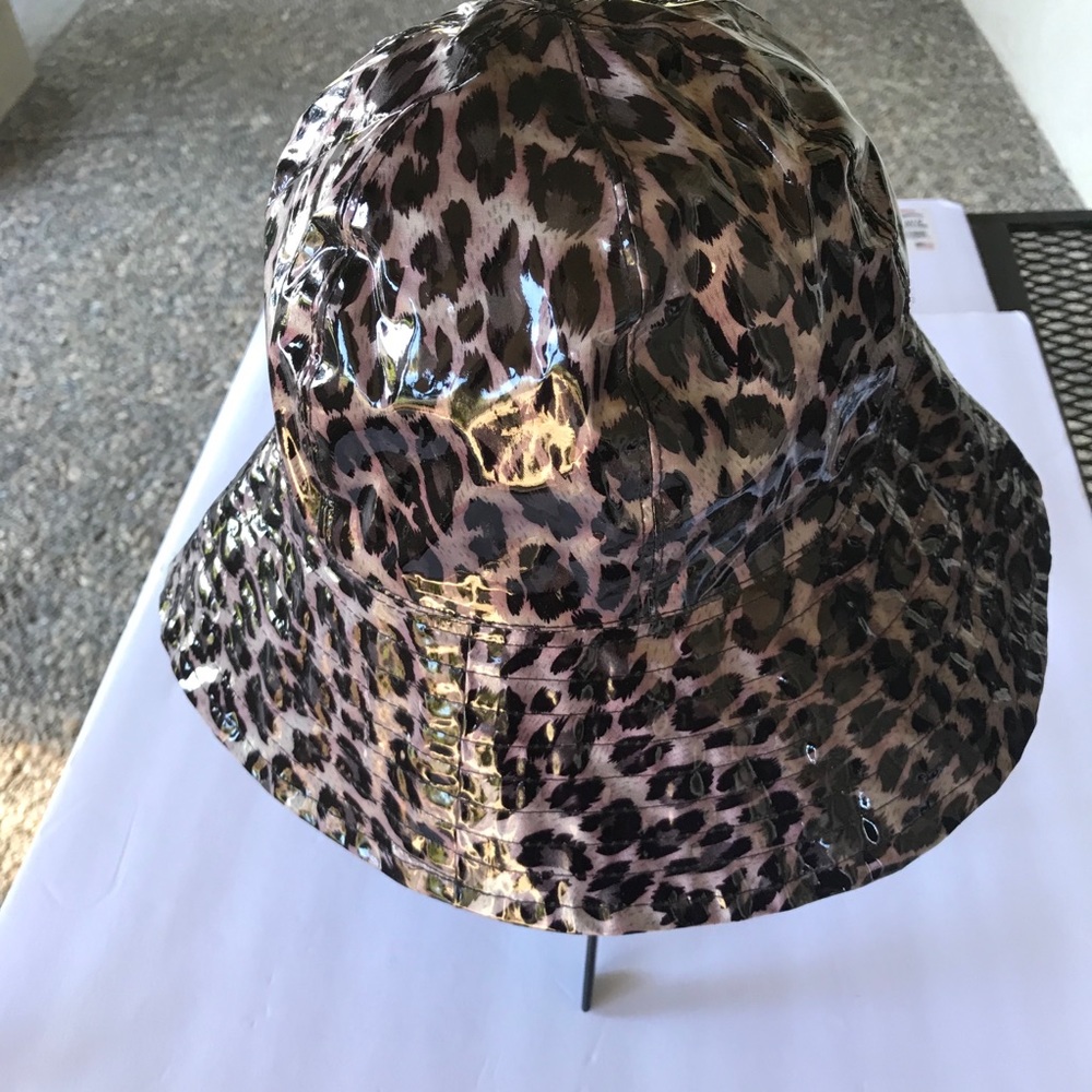 San Diego Hat Company NEW Leopard print rain hat.